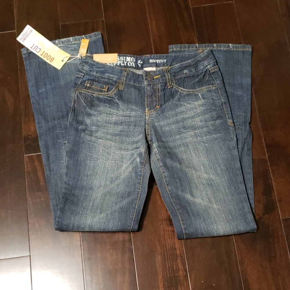 Low waist boot cut jeans